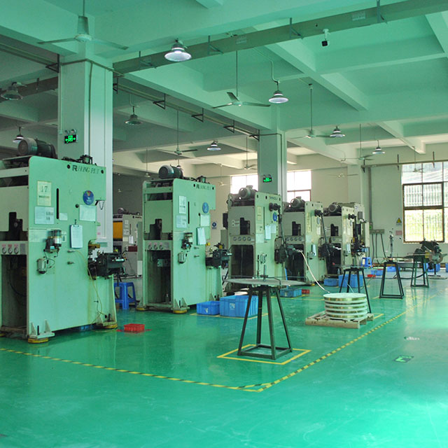设备展示3_惠州市精工精金属制品有限公司