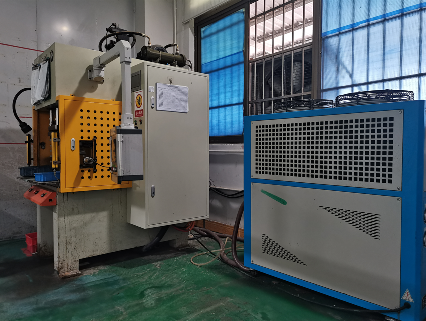 软铜排高分子扩散焊机台_惠州市精工精金属制品有限公司