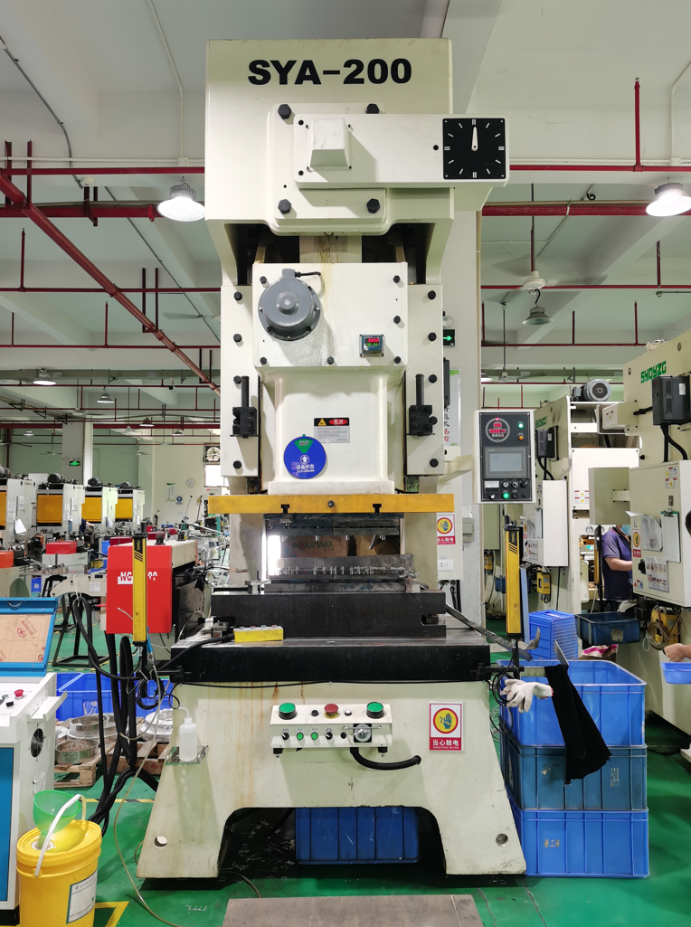 200吨冲床_惠州市精工精金属制品有限公司
