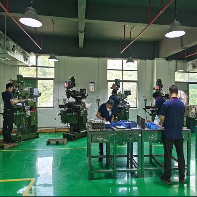 模房车间_惠州市精工精金属制品有限公司