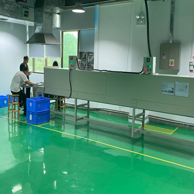 烤胶喷粉车间_惠州市精工精金属制品有限公司